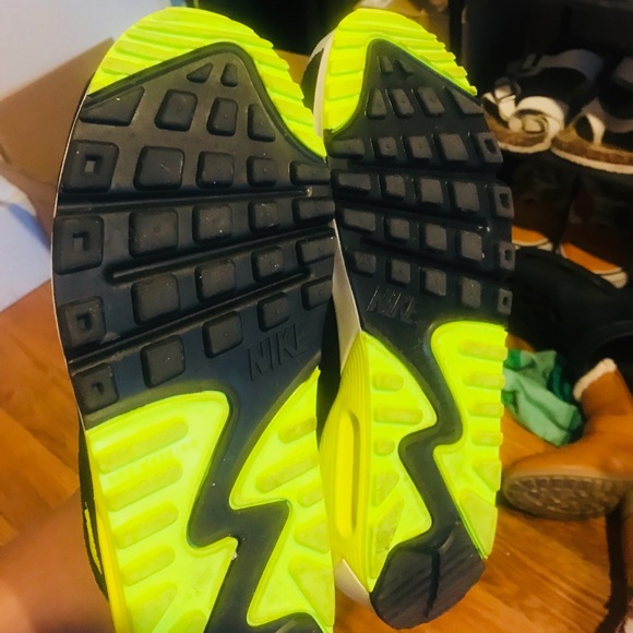 Airmax - Picture 6 of 6